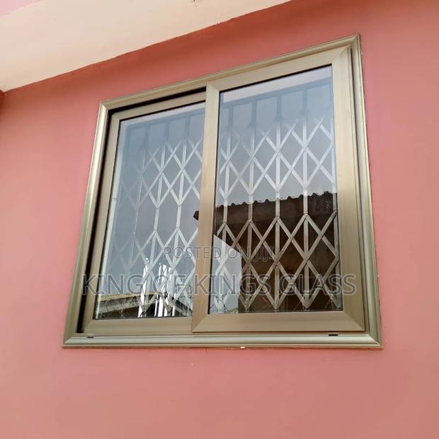 Champagne Windows · Photo 3