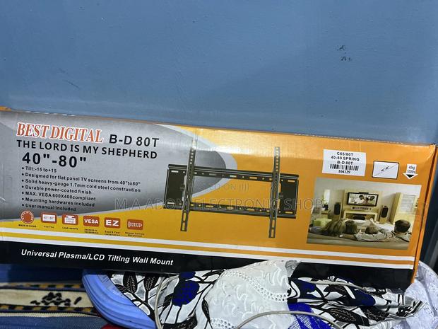 Tilting Tv Bracket 40”-80” · Photo 2