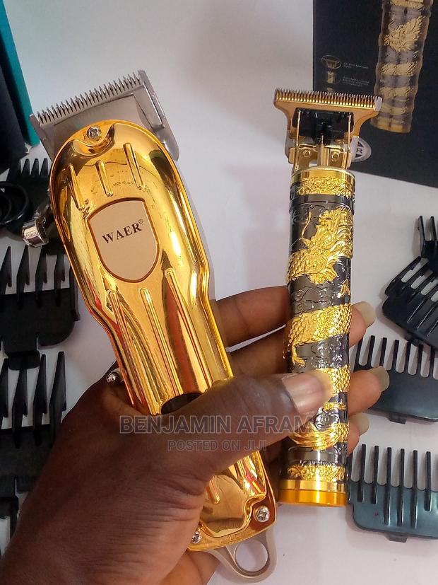 Rechargeable Barbering Machine and Hair Trimmer · Photo 2