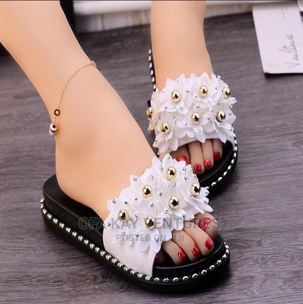 Women Flower Slippers · Photo 3