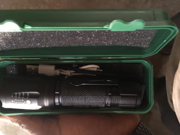 USB Rechargeable Flashlight · Photo 3