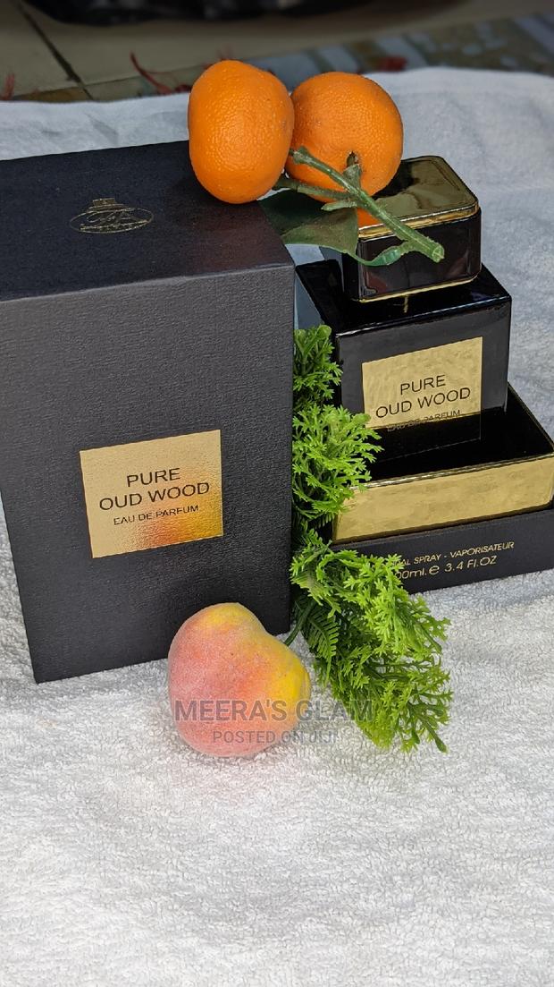 Pure Oud Wood Spray · Photo 3