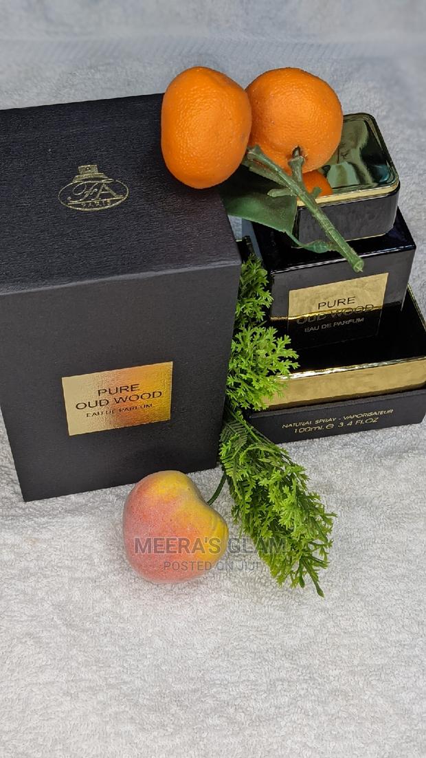 Pure Oud Wood Spray · Photo 4