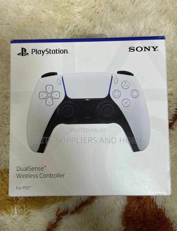 PS5 Controller · Photo 1