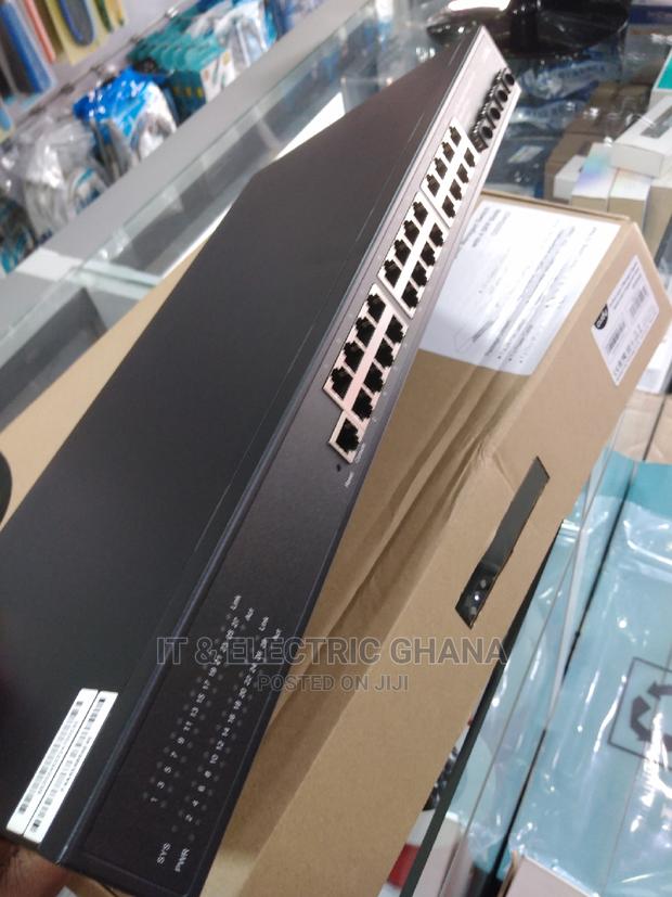 24 Port Layer 2 Managed Gigabit Switch With 4 SFP Slots photo 3