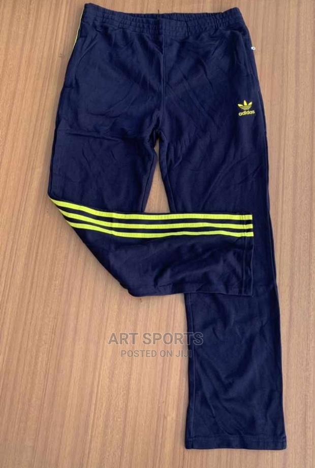 Adidas Joggers · Photo 4
