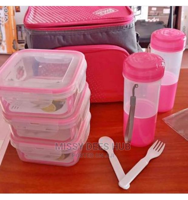 Lunch Bag With Plastic Bowls · Photo 2