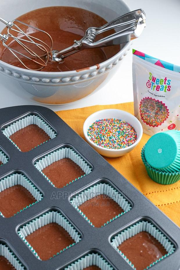 Square Cup Cake Tin 12 Holes photo 3