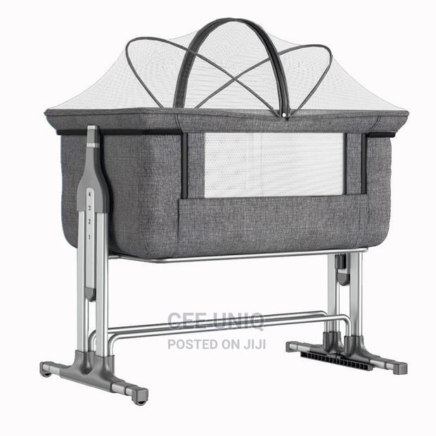 Bedside Baby Bassinet and Mattress · Photo 2