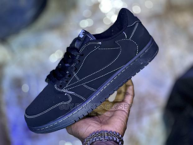 Travis Scott X Air Jordan 1 Low OG SP ‘Black Phantom’ · Photo 3