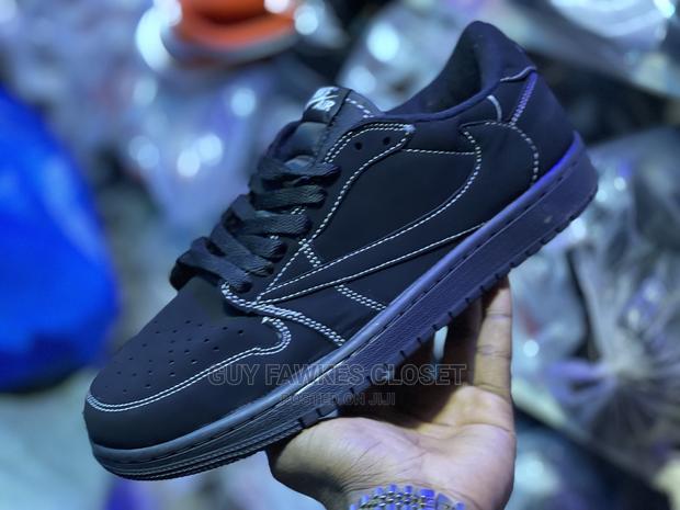 Travis Scott X Air Jordan 1 Low OG SP ‘Black Phantom’ · Photo 4