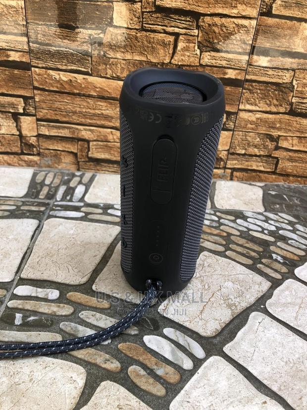 Preowned JBL Flip Essential 2 Bluetooth Speaker In Stock photo 2