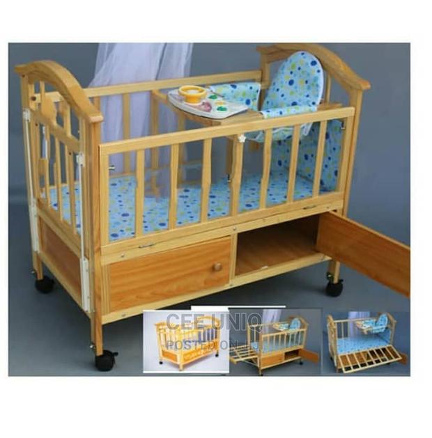 2 in 1 Baby Wooden Cot · Photo 4