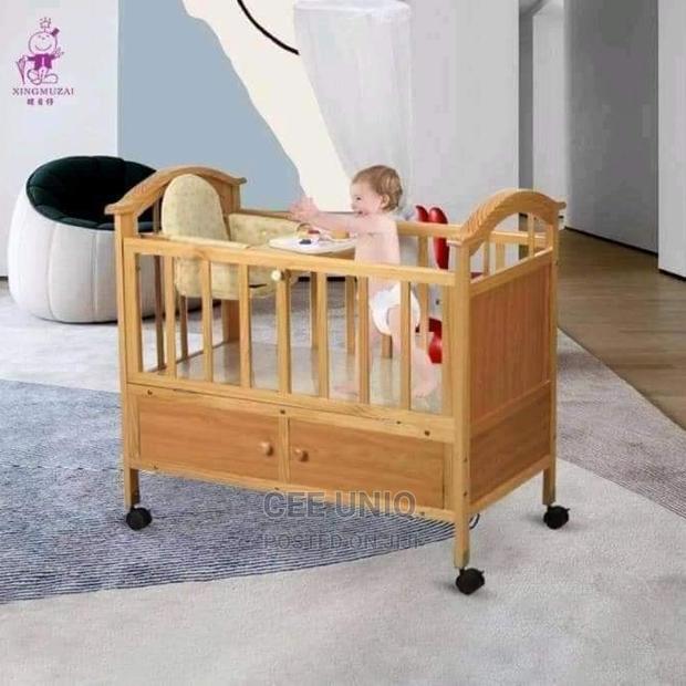 2 in 1 Baby Wooden Cot · Photo 2