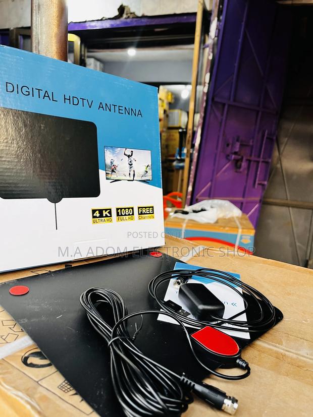 UHD Black Colour Indoor Antenna With 5v Power Booster · Photo 2