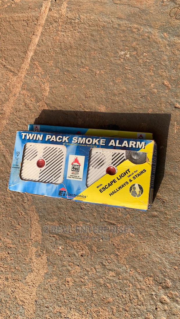 Twin Pack Smoke Alarm · Photo 3