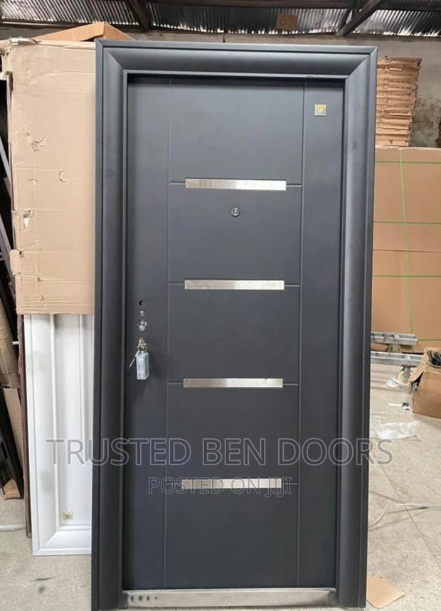 Paladin Single And One And Half Door [Frames+Locks+Key} · Photo 2