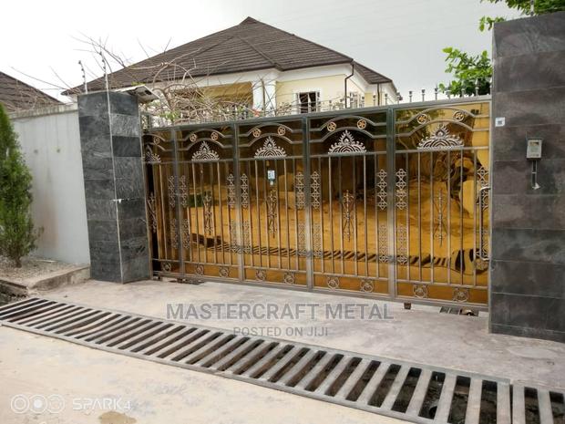 Metal Gate Stainless Steel · Photo 2