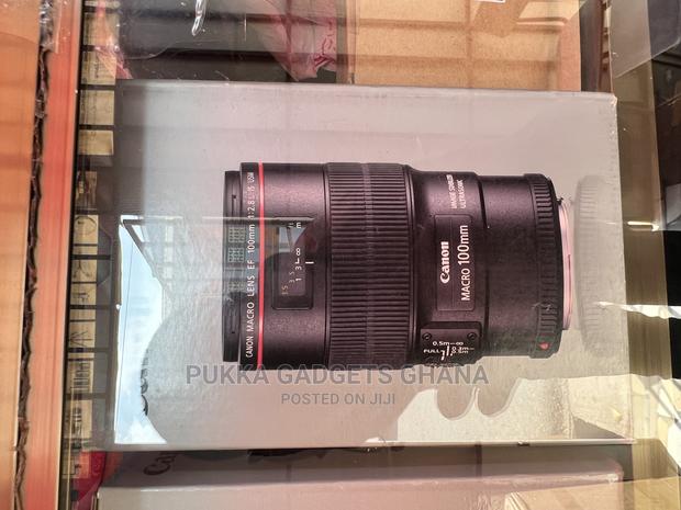 Canon 100mm F2.8L USM Lens · Photo 2
