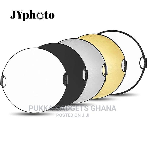 110cm 5-In-1 Reflector With Handle · Photo 4