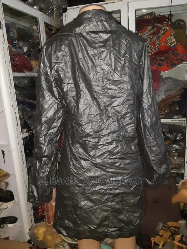 Soft and Light Jacket for Average Weather · Photo 4