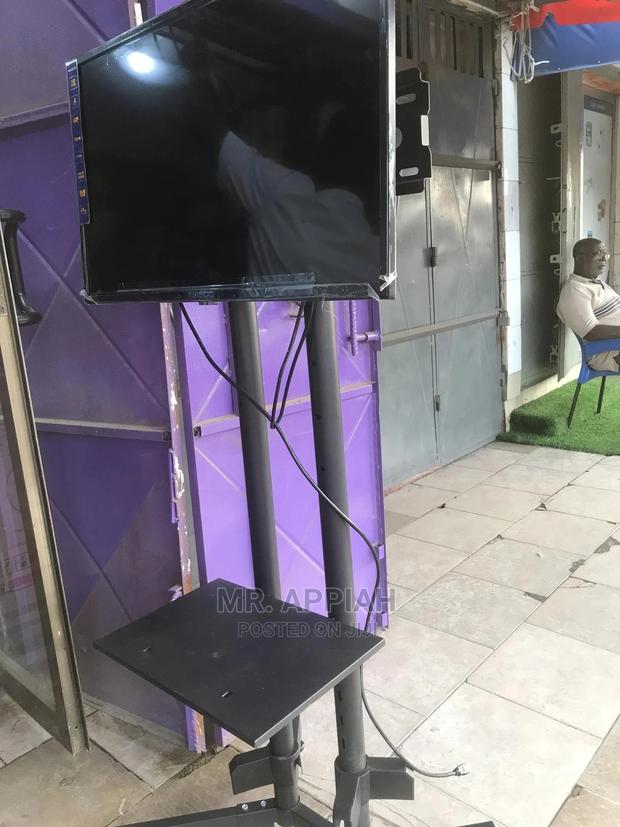 Mobile Movable Standing Tv Wall Mount · Photo 4