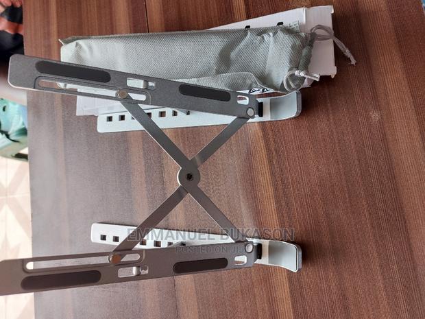 Alminium Metal Laptop Stand · Photo 3