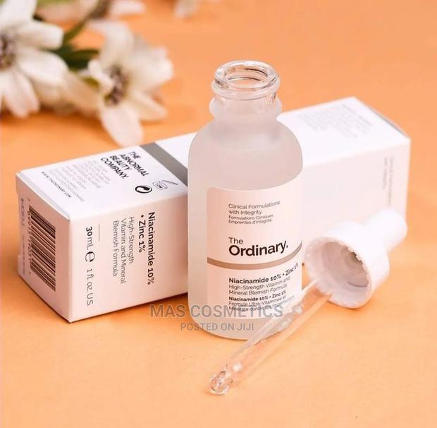 Niacinamide 10% + Zinc 1% · Photo 2