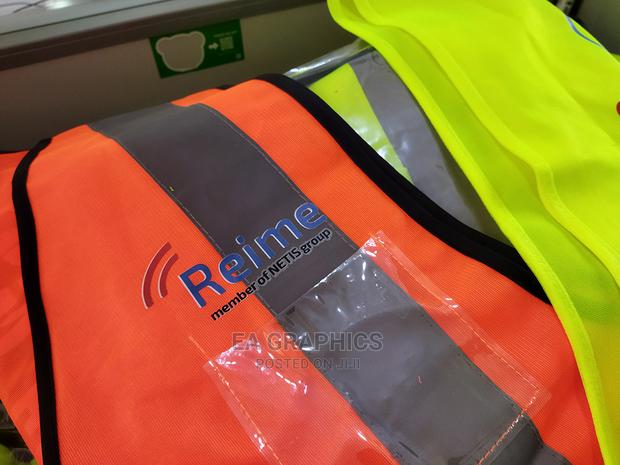 Reflector Vests and Safety Helmet Branding photo 2