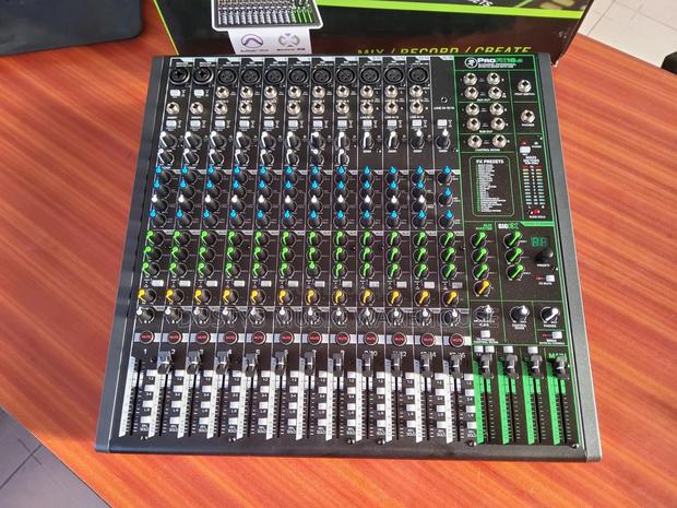 Mackie Pro Fx16 V3 Mixer photo 7