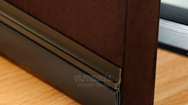 Bottom Door Seal · Photo 2