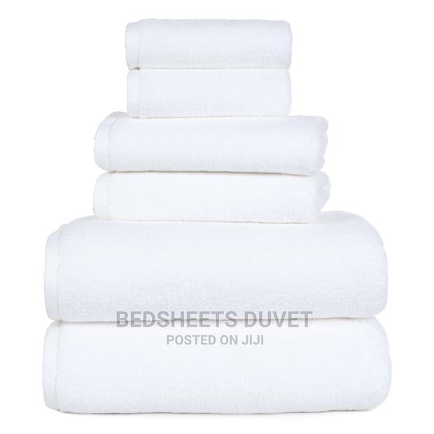 100 Percent Cotton Bathroom Towel Set · Photo 2