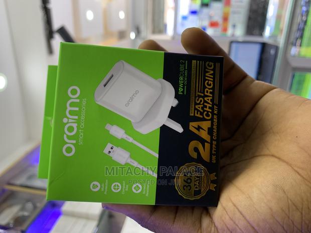 Oriamo iPhone Charger · Photo 1