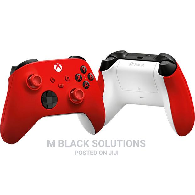Xbox Controller- Pulse Red · Photo 3