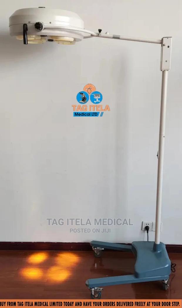 Surgical Operating Lamp (4 Bulb Normal Non-Rechargeable) · Photo 3