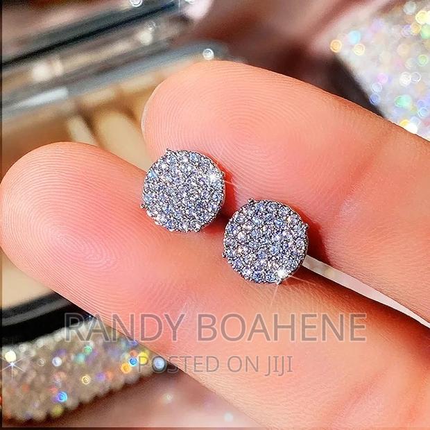 Icy Zirconia Earring · Photo 3