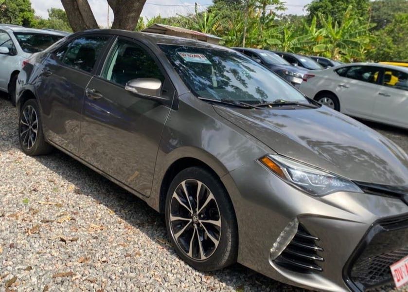 Toyota Corolla  2018 Gray