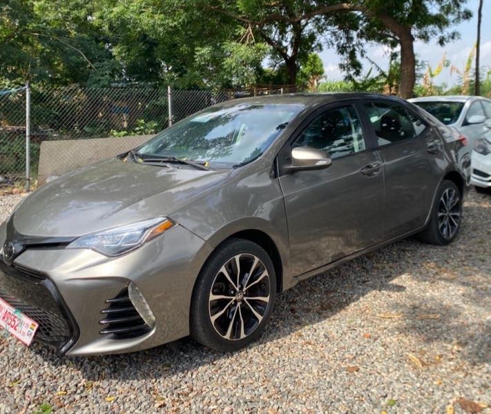 Toyota Corolla  2018 Gray
