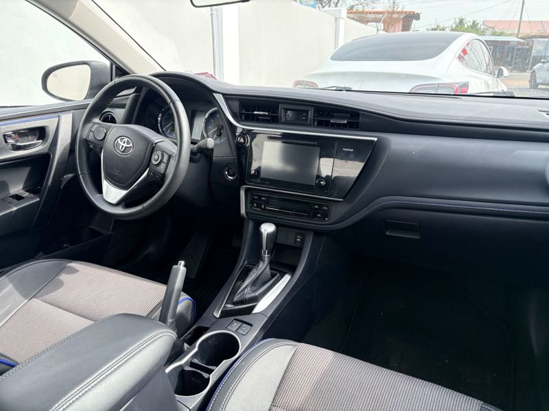 Toyota Corolla SE 4dr Sedan (1.8L 4cyl CVT) 2017 Silver