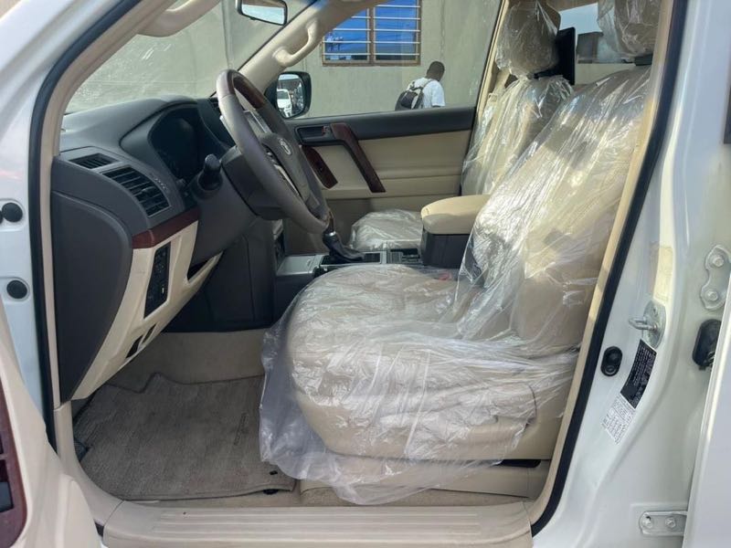 Toyota Land Cruiser Prado 2.7 2019 White