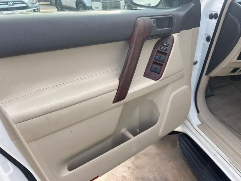 Toyota Land Cruiser Prado 2.7 2019 White