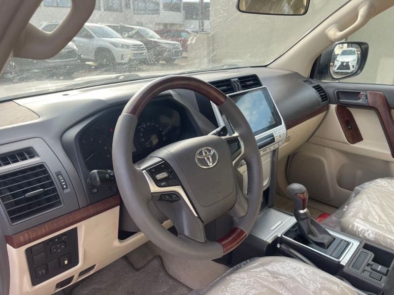 Toyota Land Cruiser Prado 2.7 2019 White