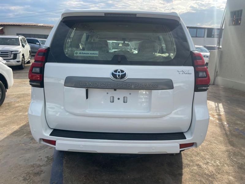 Toyota Land Cruiser Prado 2.7 2019 White