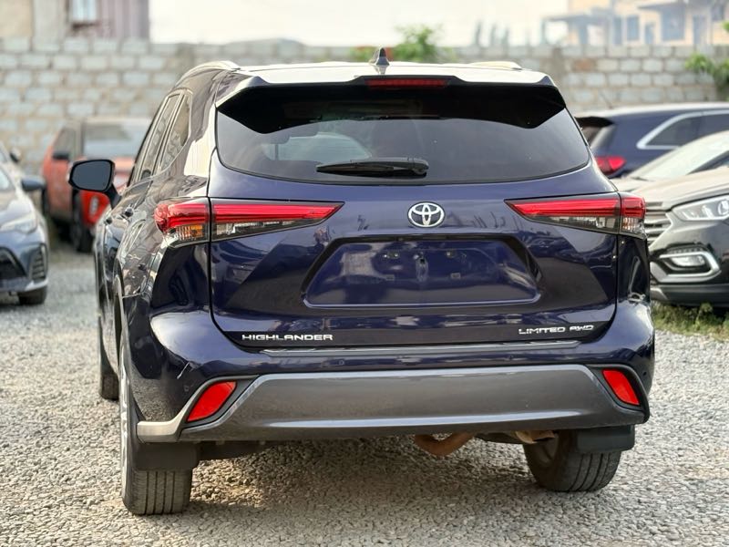 Toyota Highlander Limited FWD 2023 Blue