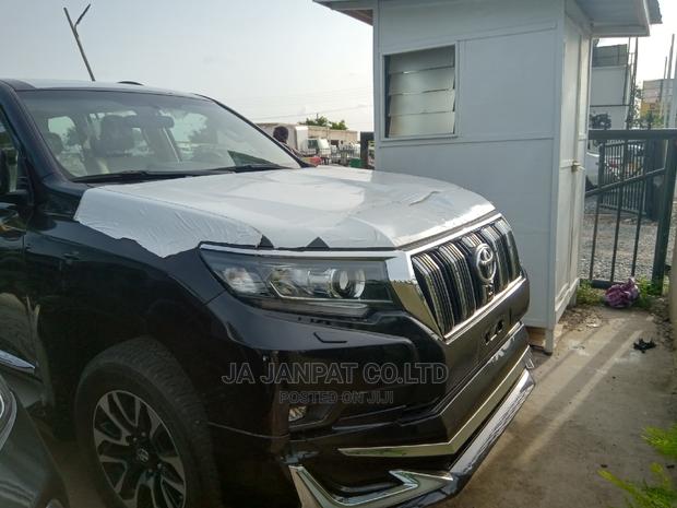 New Toyota Land Cruiser Prado 2022 Black photo 2