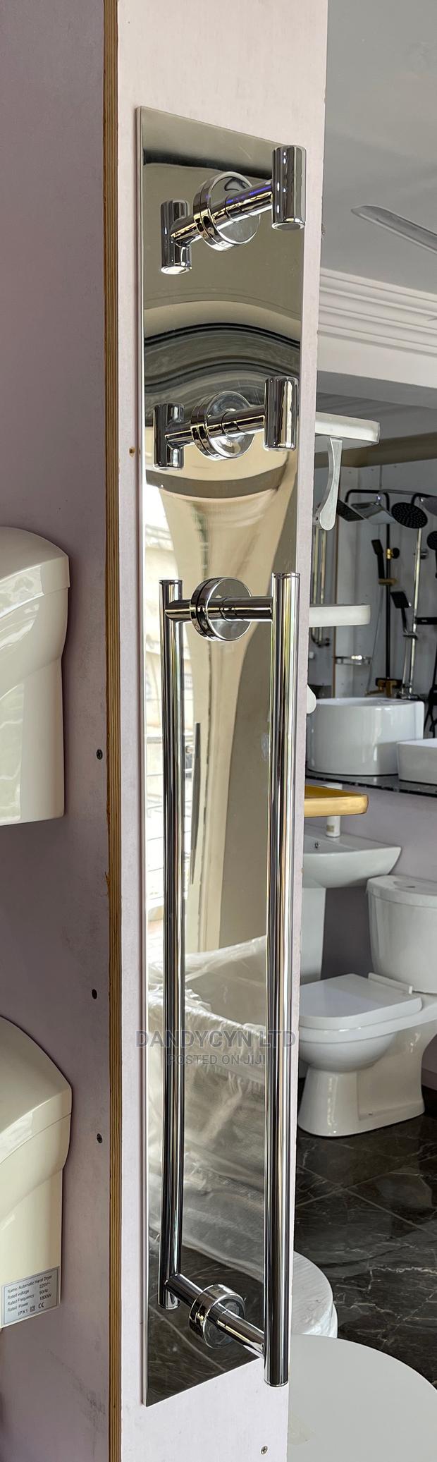 Towel Rail With Hooks · Photo 2