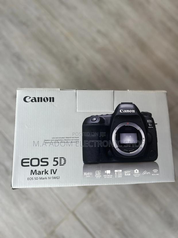 Canon Eos 5D Mark Iv With 24-105mm Lens · Photo 2
