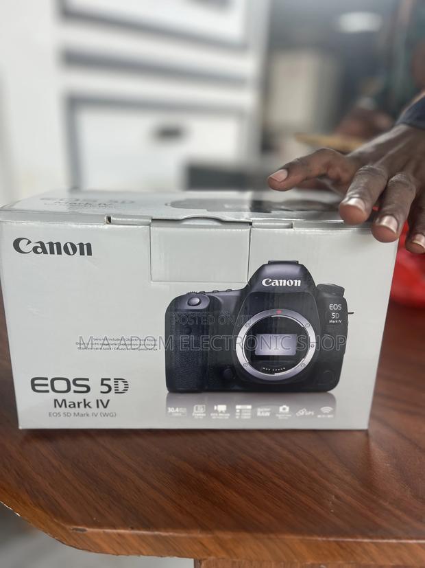 Canon Eos 5d Mark Iv With Lens 24-105mm · Photo 4