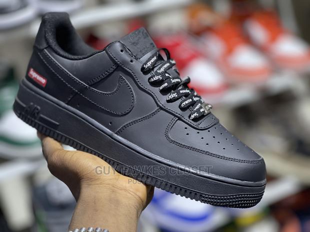 Nike Air Force 1 X Supreme · Photo 4