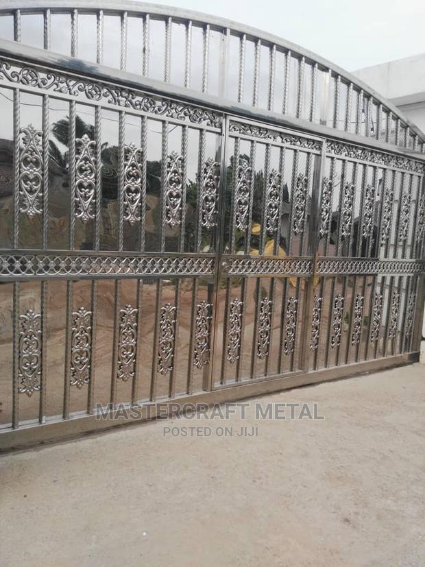 Metal Gate Stainless Steel · Photo 2